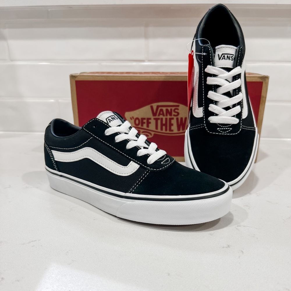 Vans Ward Canvas- Suede/Classic Black & White size 7